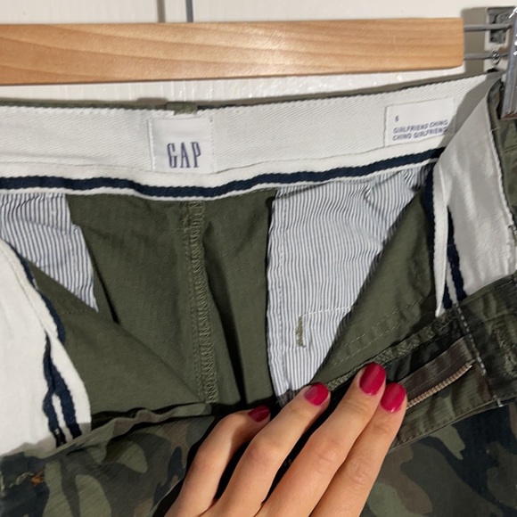 NWT 🆕‼️ GAP Camo Girlfriend Chino - Picture 7 of 7